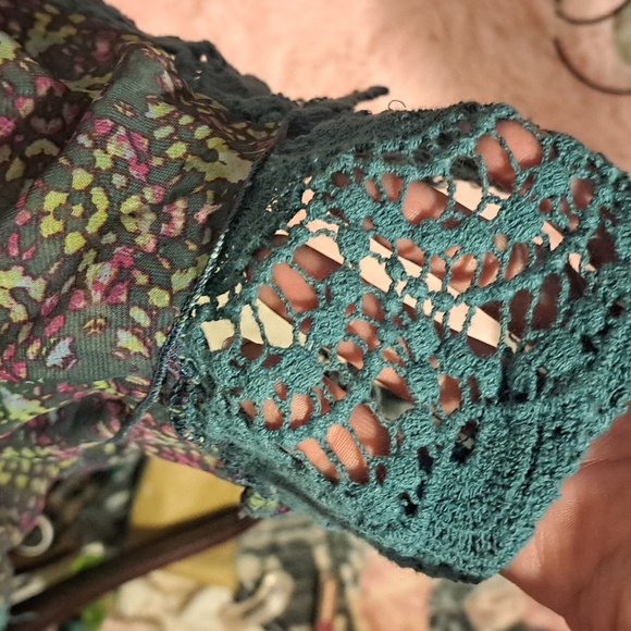 BKE LACE TOP - Picture 7 of 7